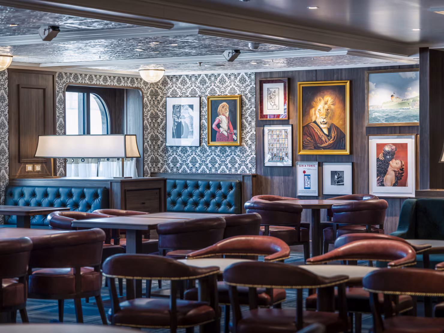 Golden Lion pub