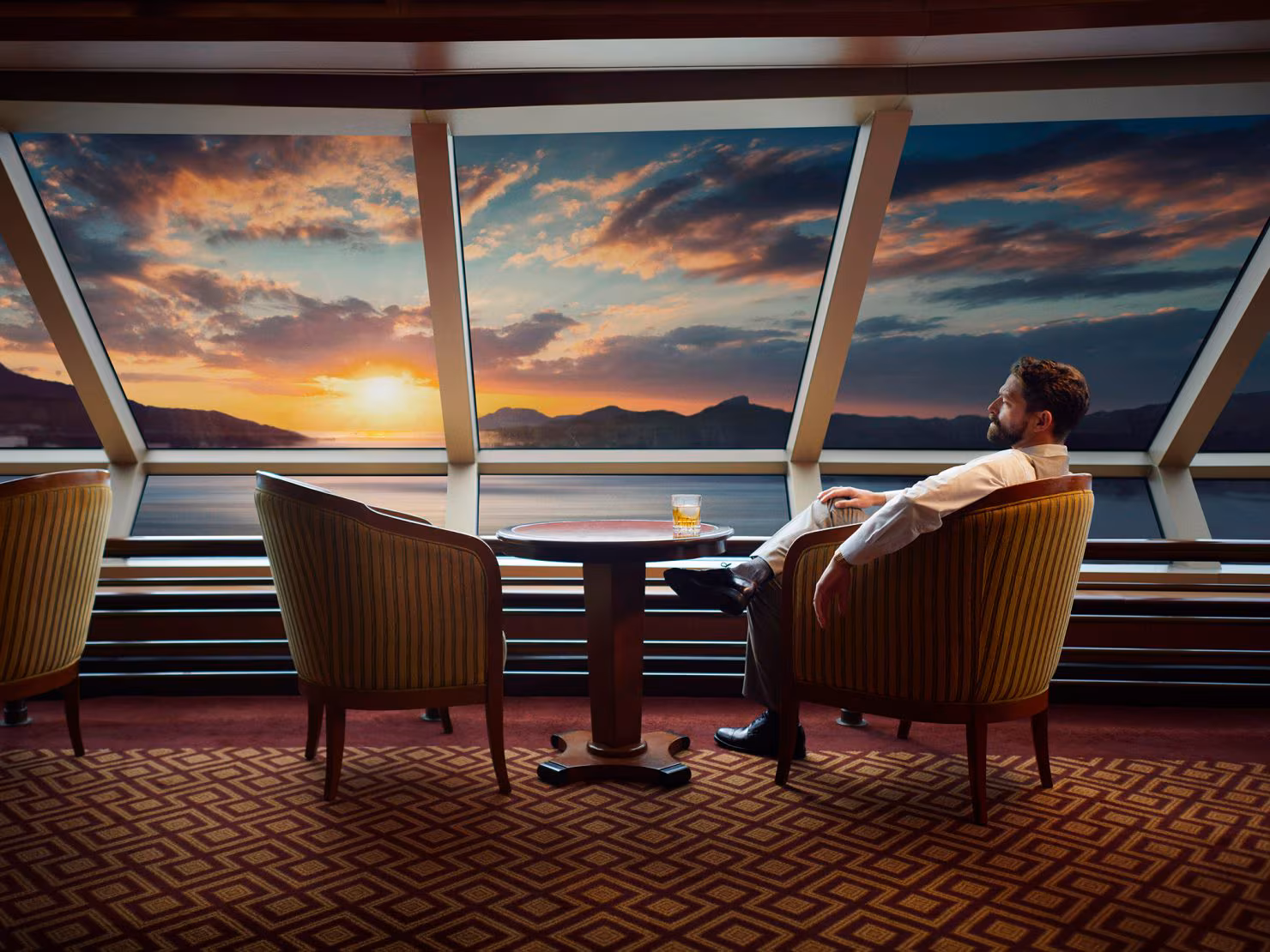 Commodore Club on Queen Elizabeth