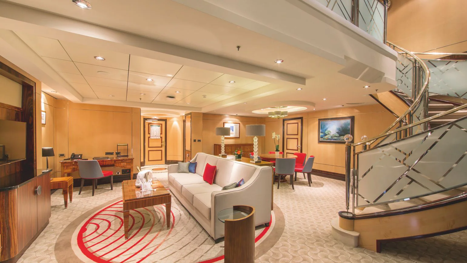 Suite bedroom